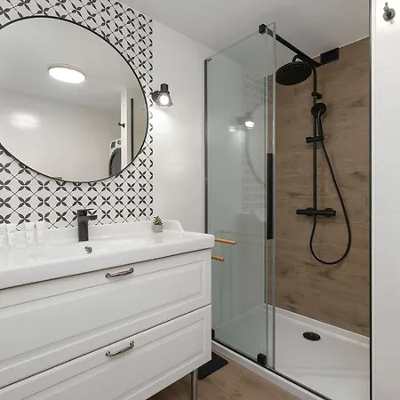 Daire Modern With Parking And Garden By Renters *
