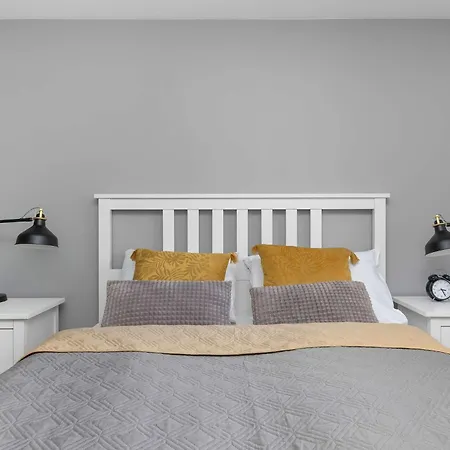Modern With Parking And Garden By Renters